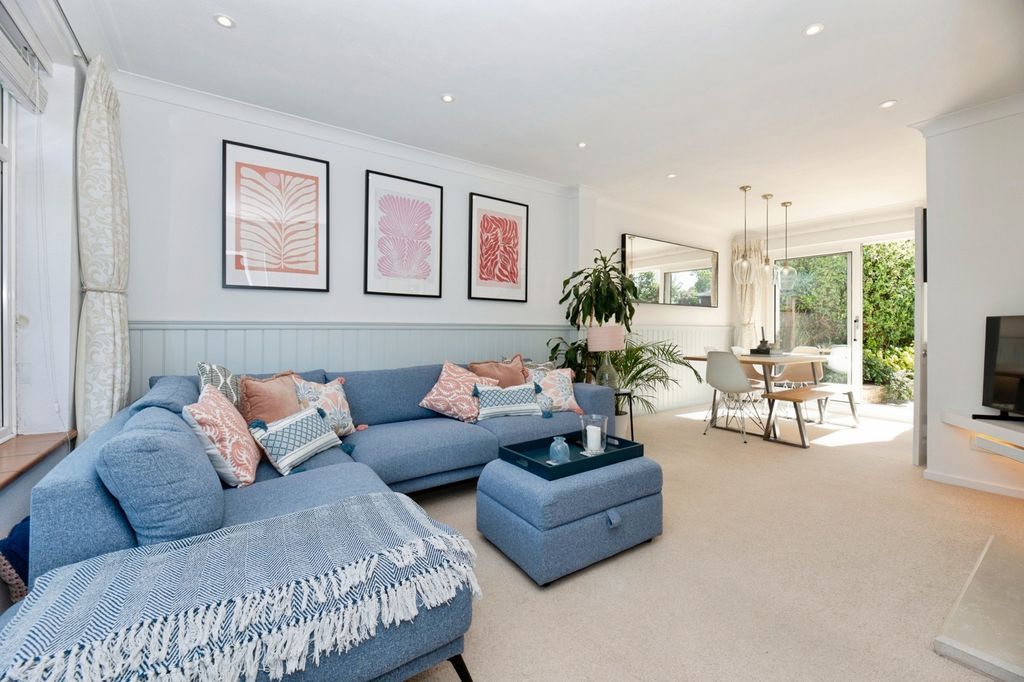 Property photo 2 of 21 Reception