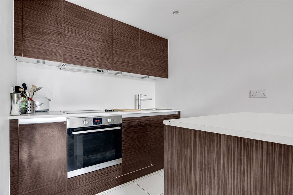 Property photo 3 of 8 Kitchen