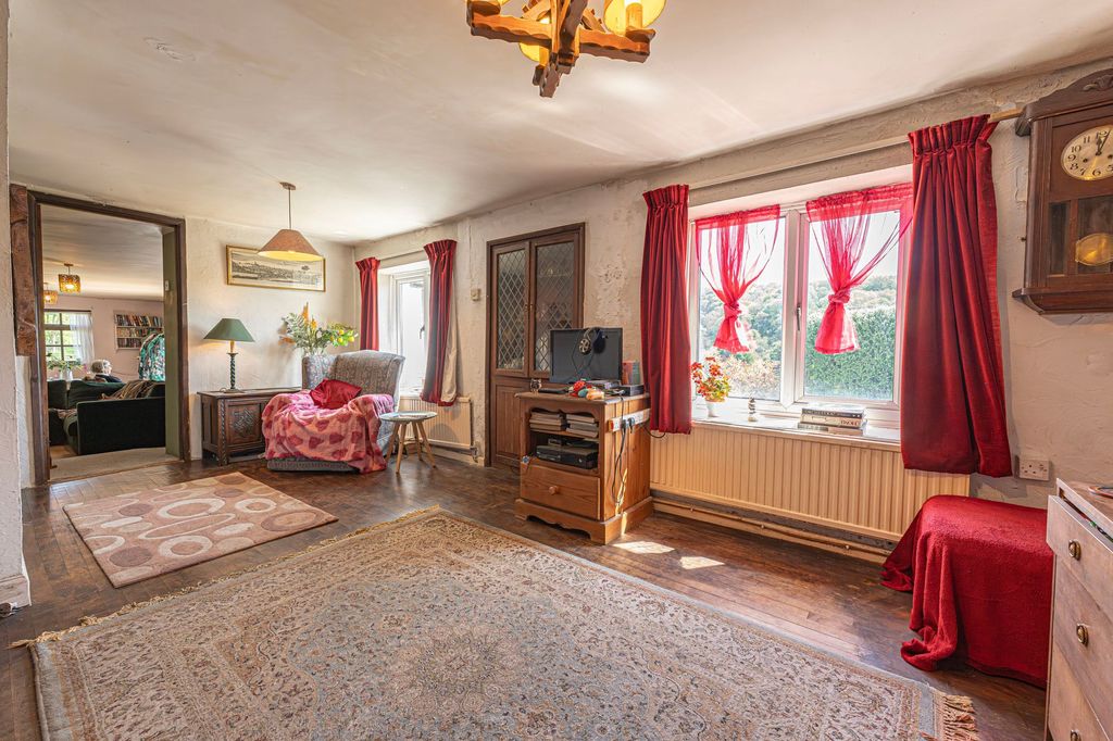Property photo 3 of 50