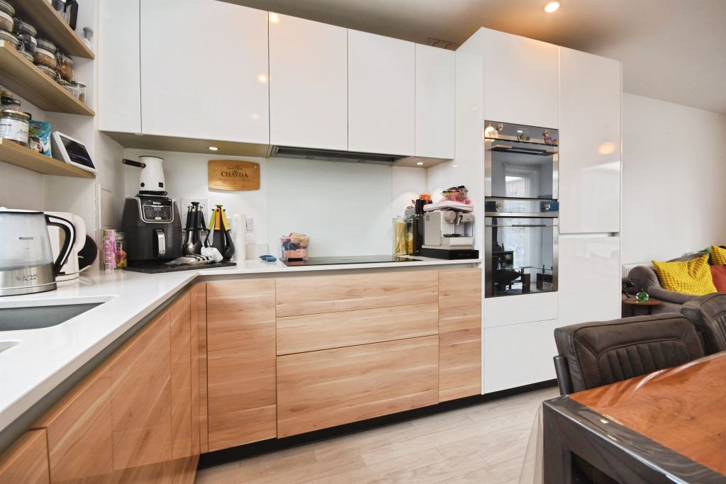 Property photo 2 of 13