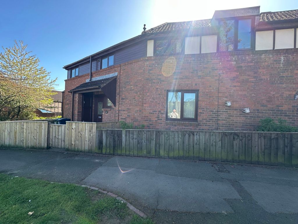 Property photo 2 of 21