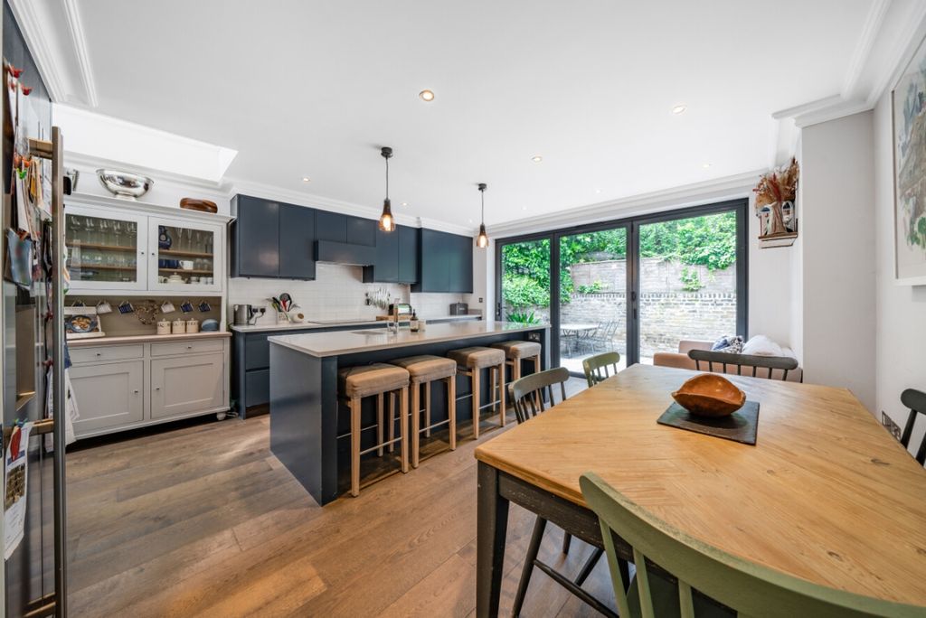 Property photo 1 of 17 1140608 (4)
