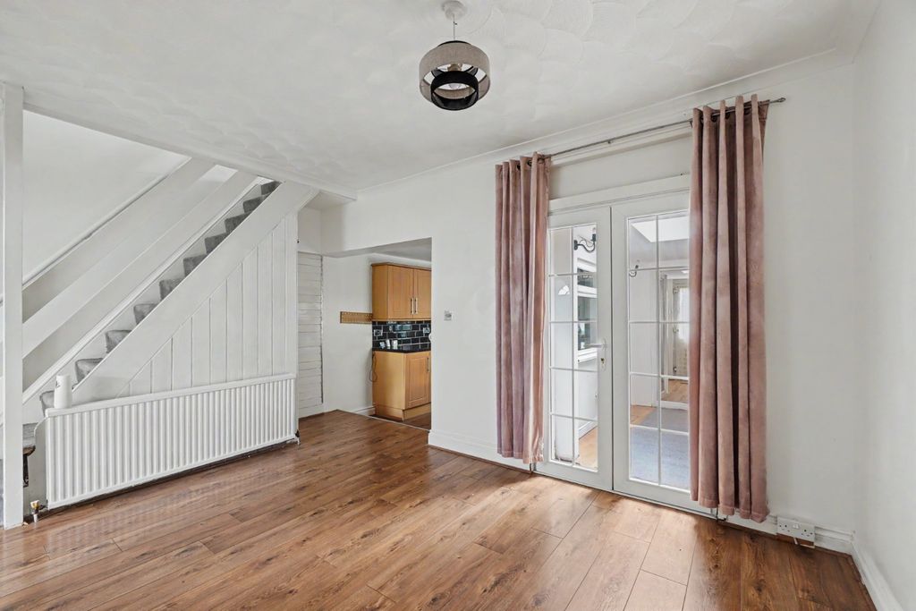 Property photo 3 of 22 5047256