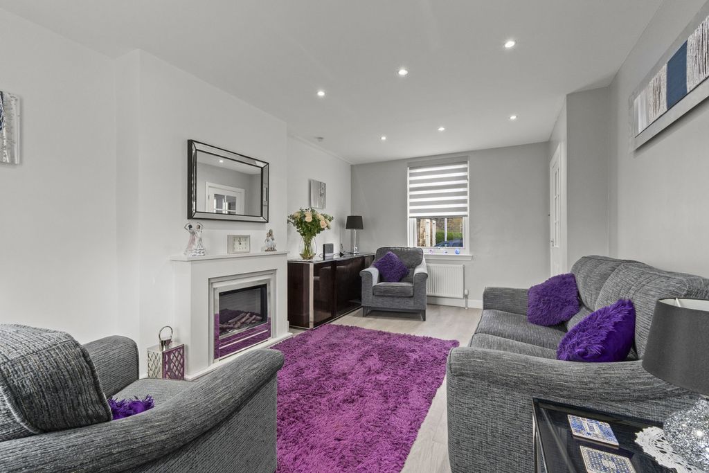 Property photo 2 of 26