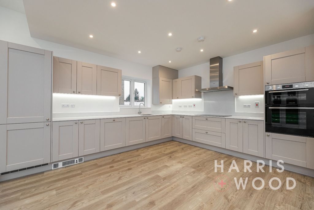 Property photo 2 of 42 4721721