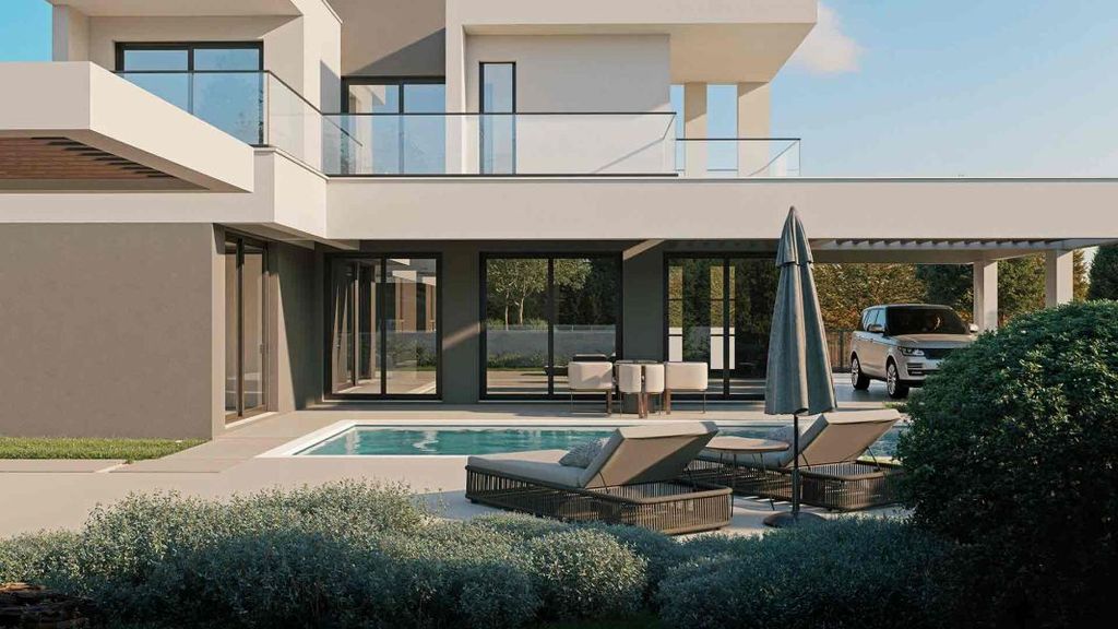 Property photo 2 of 18