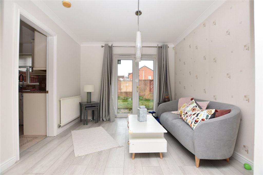 Property photo 3 of 22 Picture No. 12