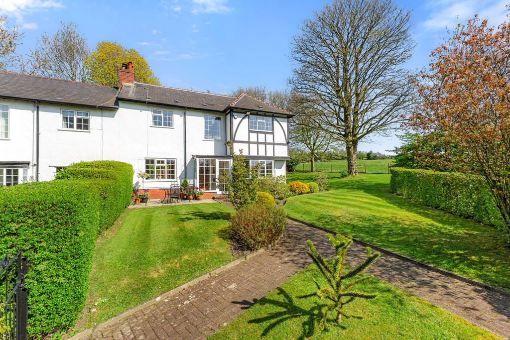 Property photo 1 of 34 Photograph 1