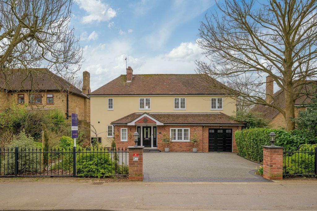 Property photo 1 of 28