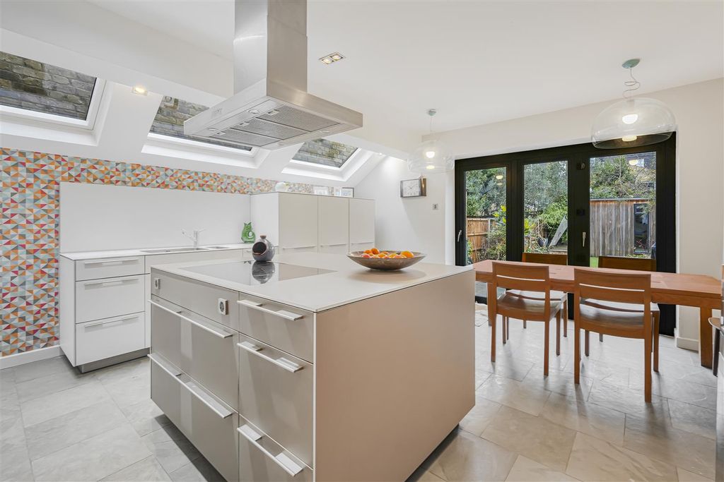 Property photo 2 of 16 Mnh05933.Jpg