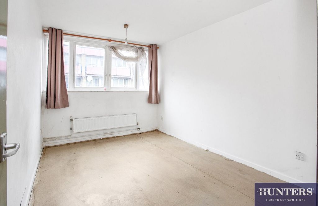 Property photo 3 of 10 Bedroom One