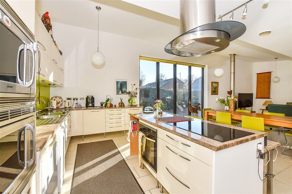 Property photo 3 of 15 Kitchen