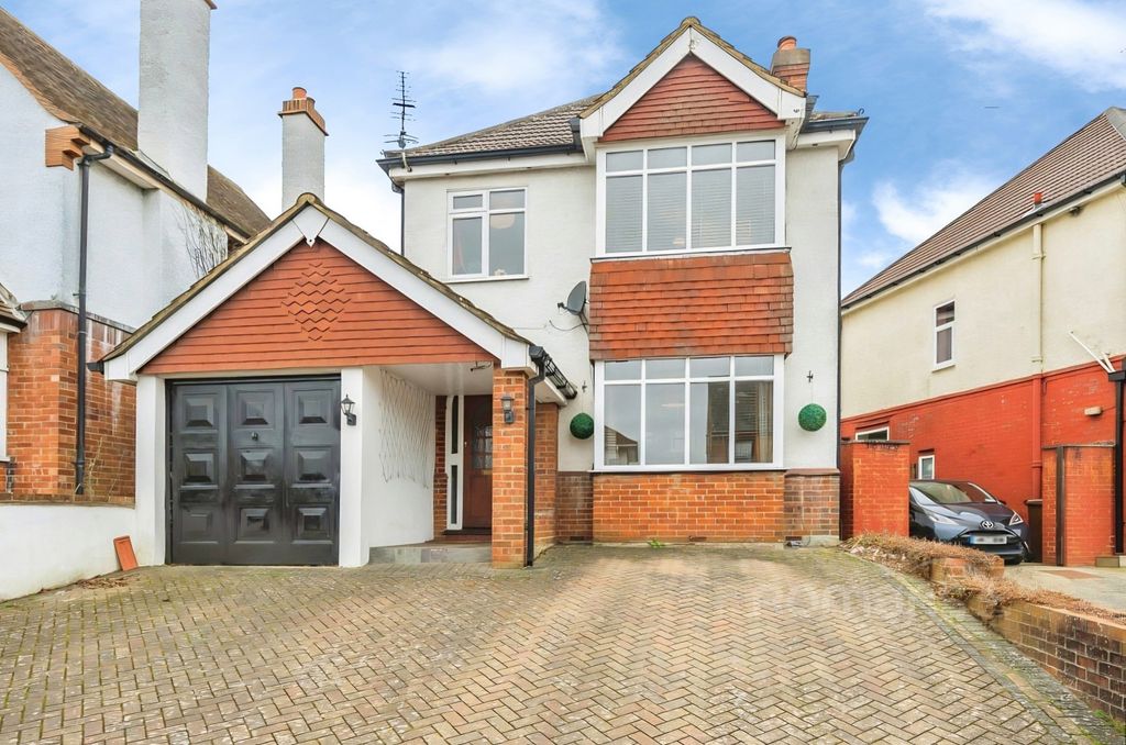 Property photo 1 of 28 Pbox-Img.Jpg