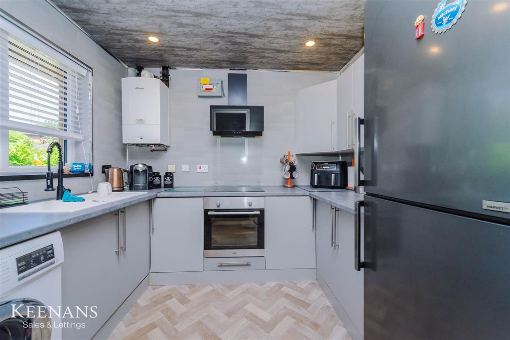 Property photo 3 of 28 3.Jpg