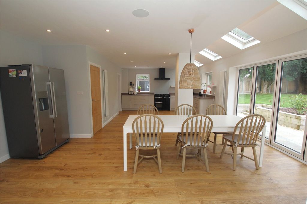 Property photo 3 of 28 Picture No. 17