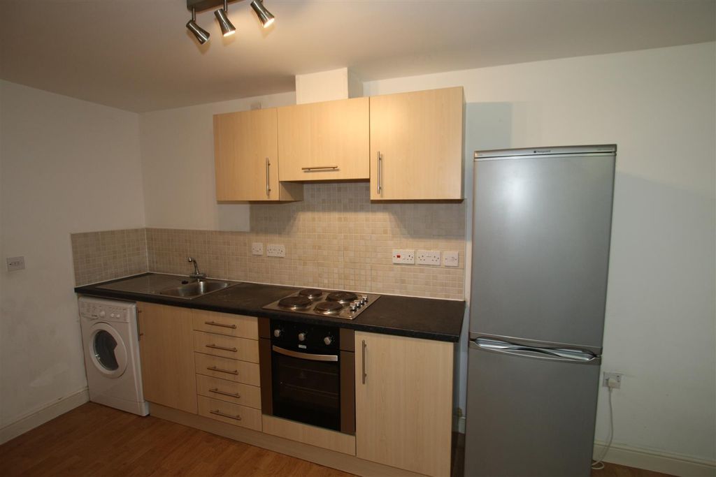 Property photo 3 of 6