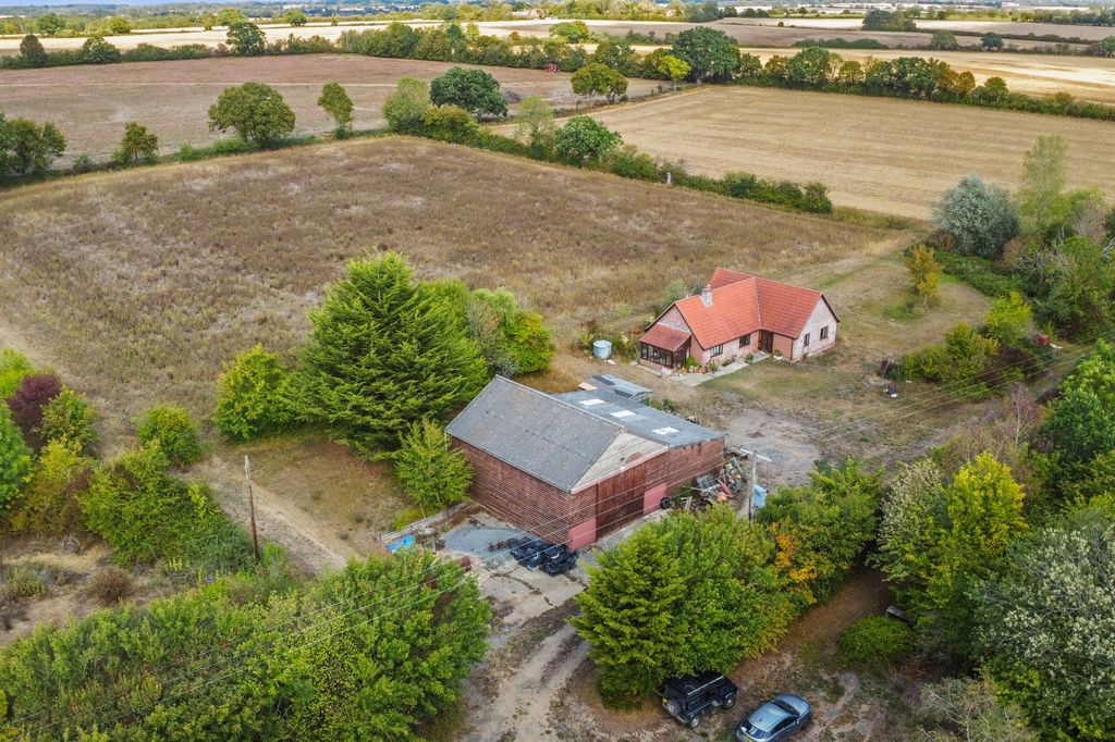 Property photo 3 of 23