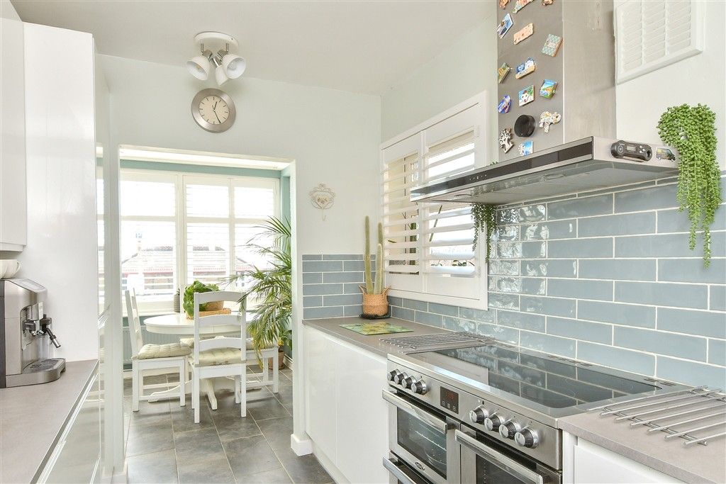 Property photo 3 of 14 Kitchen