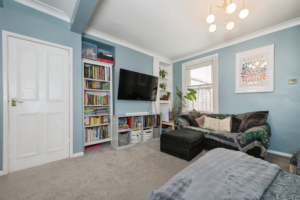 Property photo 2 of 22