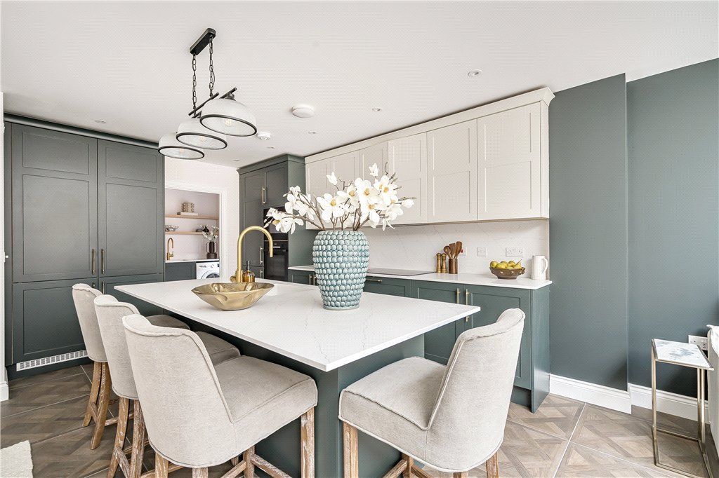 Property photo 3 of 31 Sh Kitchen