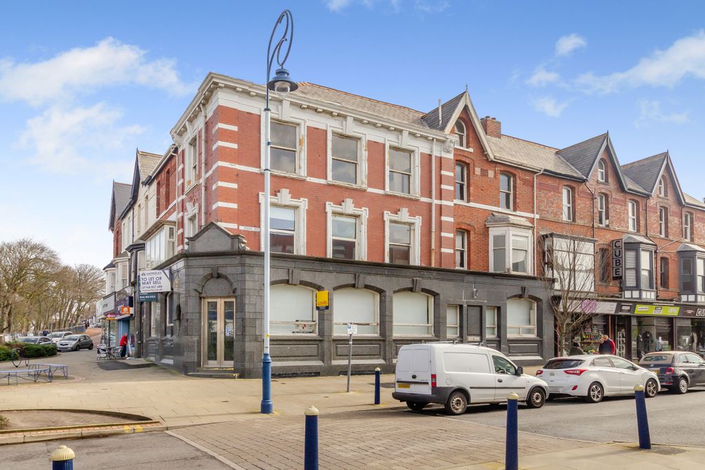 Property photo 3 of 13 56 St. Annes Road West, Lytham St. Annes, Fy8 1Ue