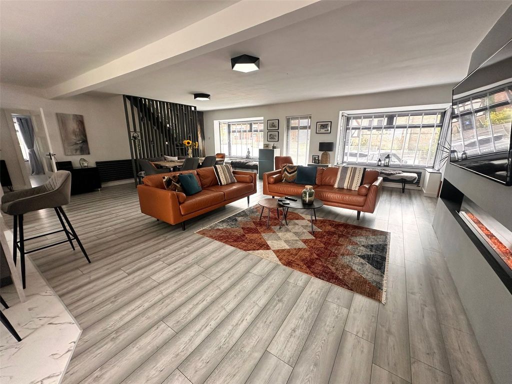 Property photo 3 of 40 Picture No. 34