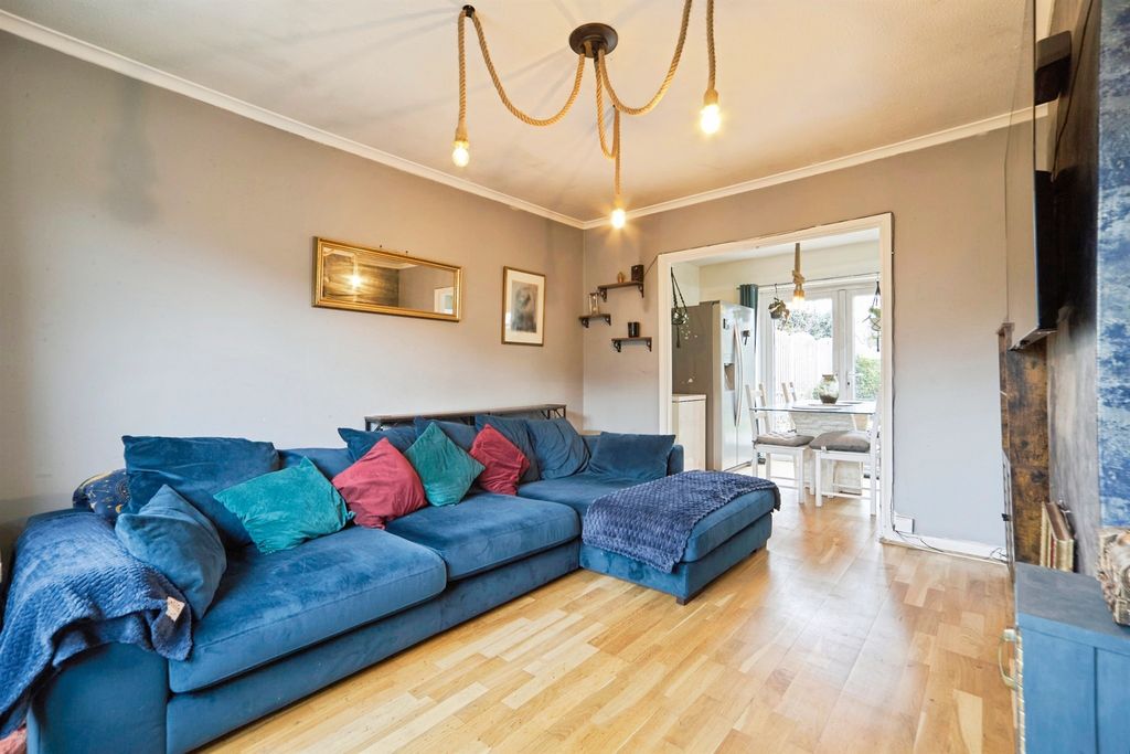 Property photo 3 of 13