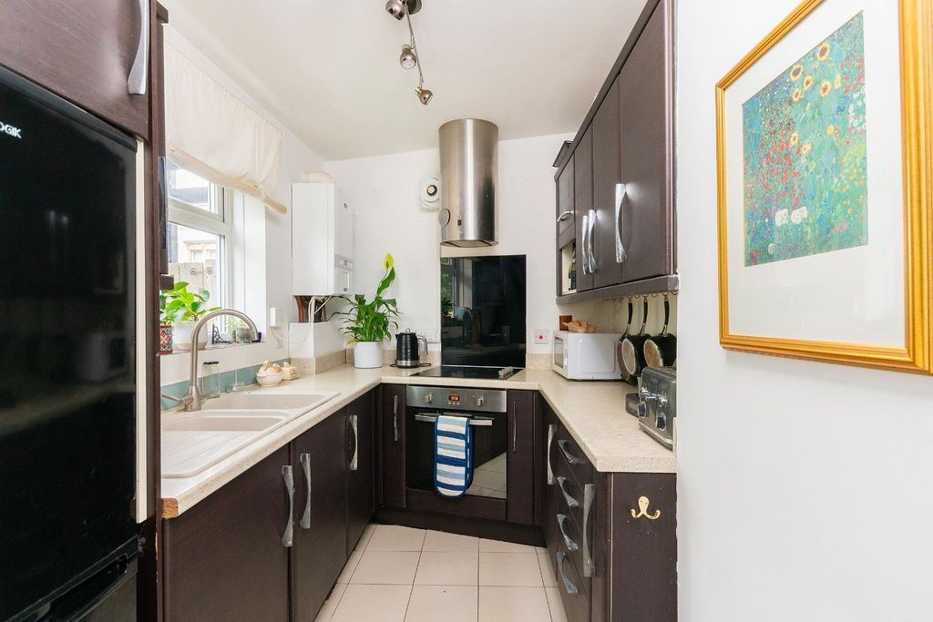 Property photo 3 of 23 2F9Sbtn - Kitchen C.Jpg