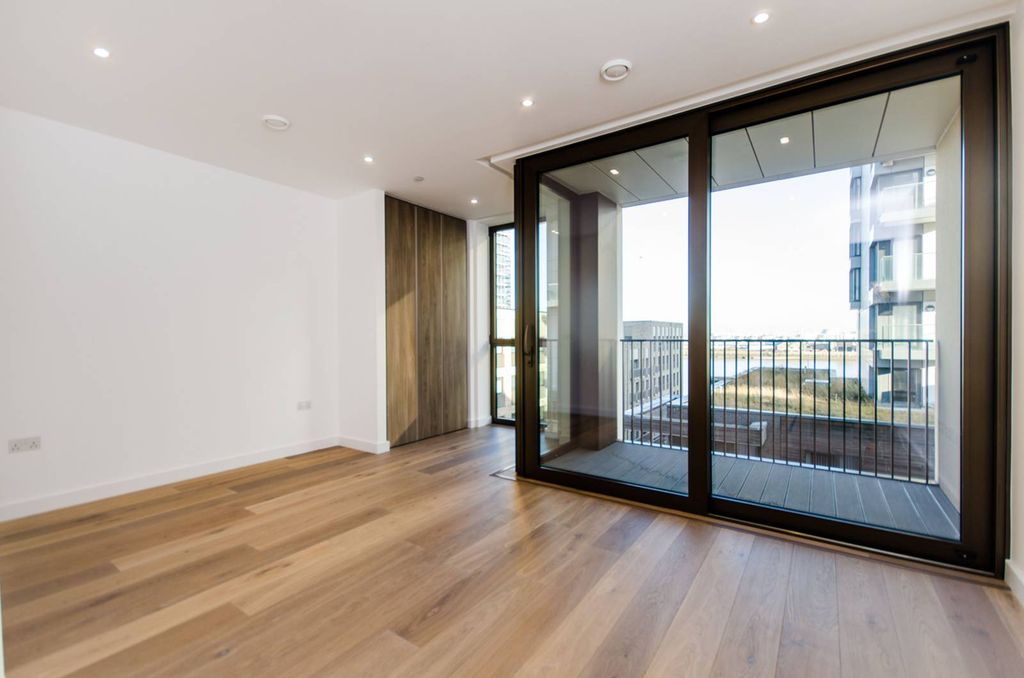 Property photo 2 of 35