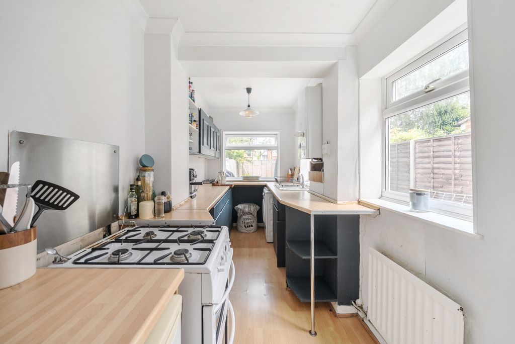 Property photo 3 of 18 1335312-12-6894d8...