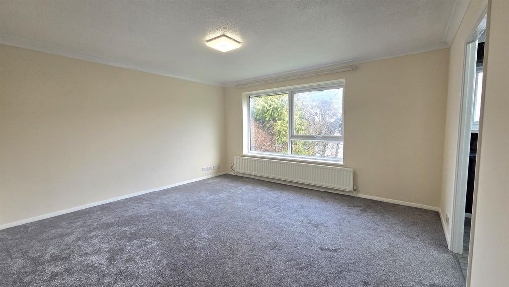 Property photo 2 of 9 Living Room