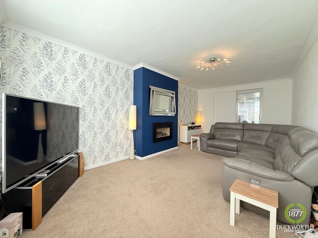 Property photo 2 of 30