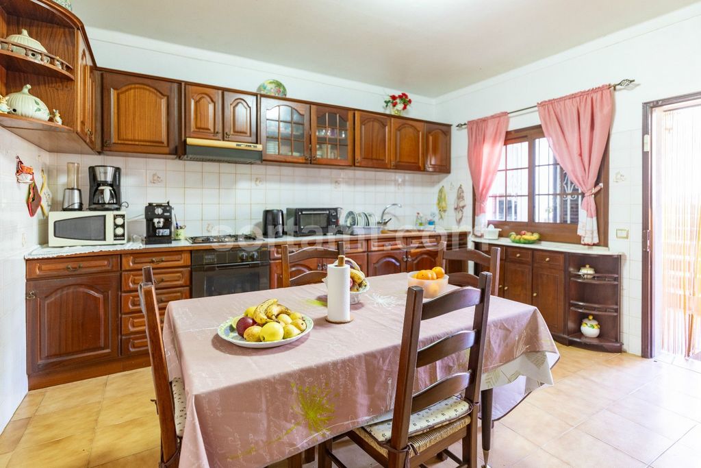 Property photo 3 of 49