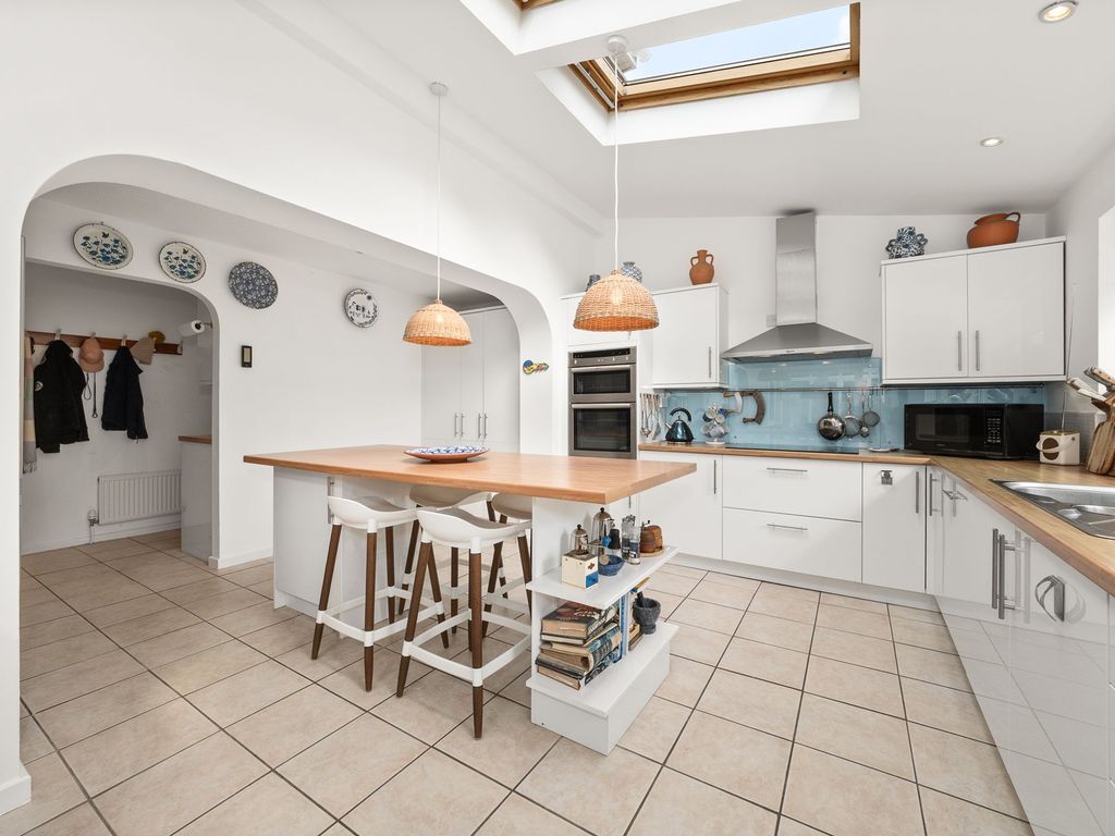 Property photo 2 of 45