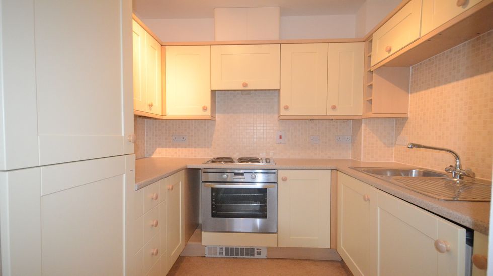 Property photo 2 of 8 Kitchen