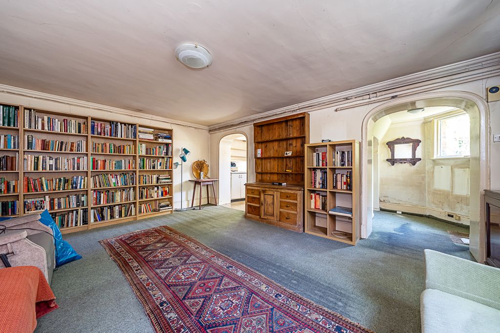 Property photo 1 of 19