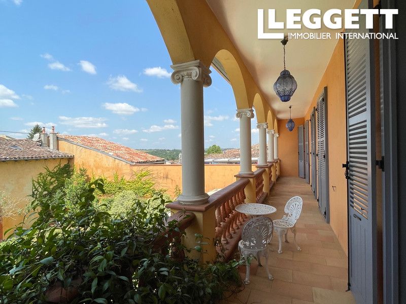 Property photo 1 of 10