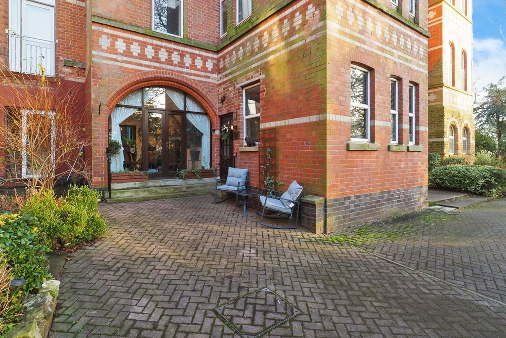 Property photo 2 of 15 Pbox-Img.Jpg