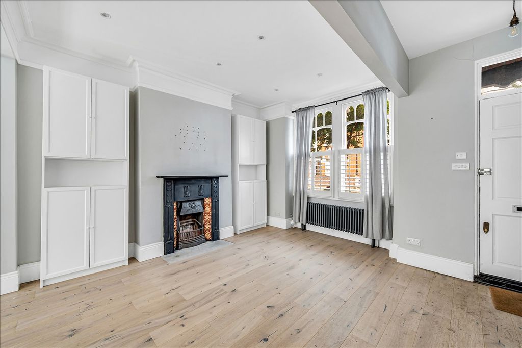 Property photo 2 of 11