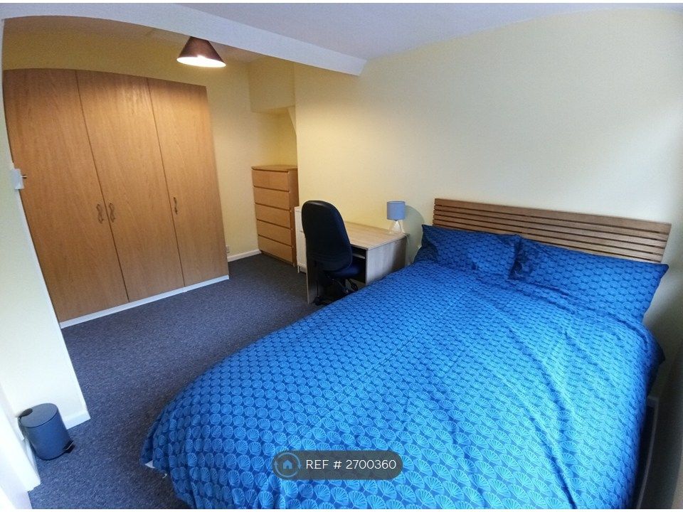 Property photo 1 of 9 Bedroom