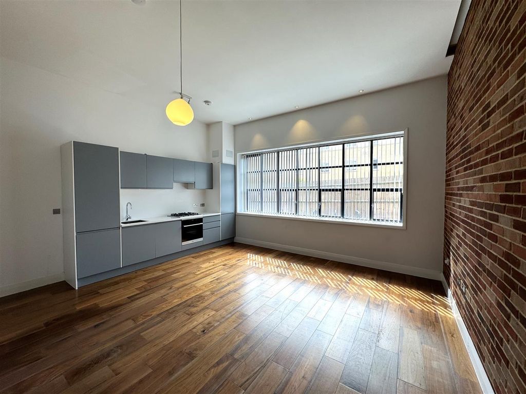 Property photo 2 of 6 Recep + Kit.Jpeg