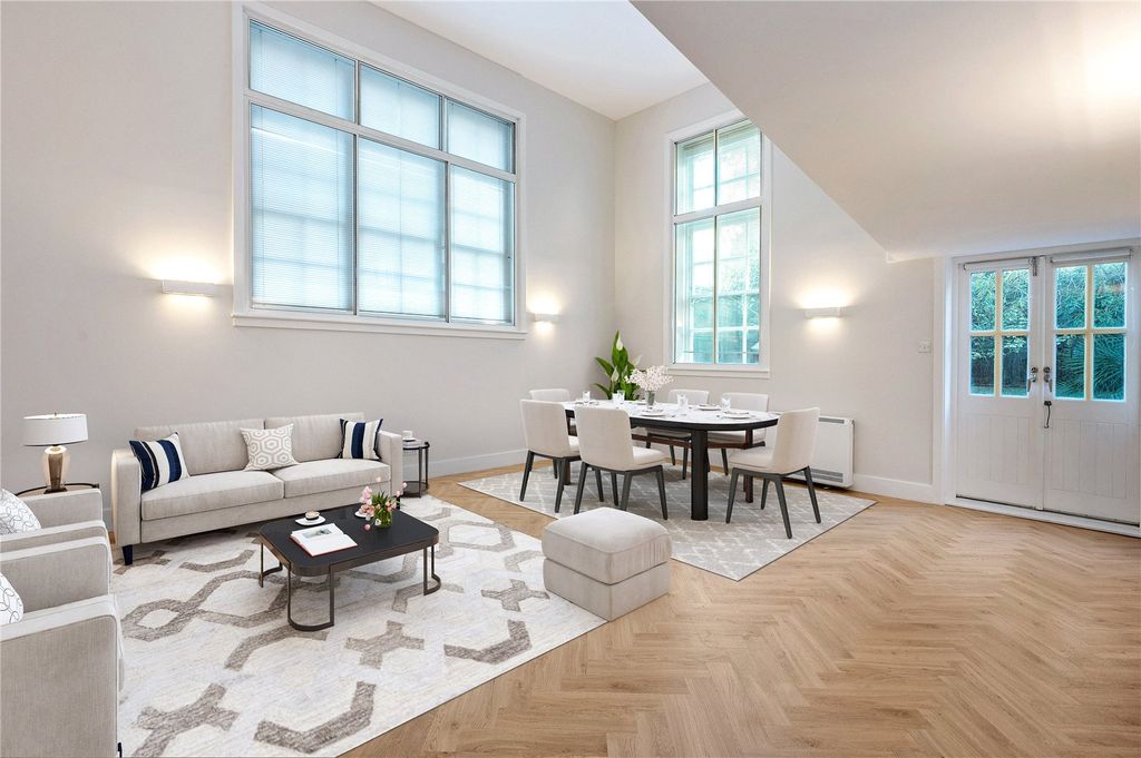 Property photo 2 of 8 Reception Room