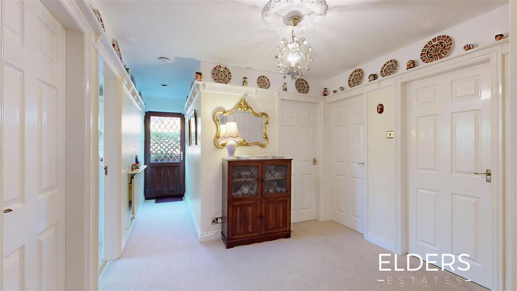 Property photo 2 of 15 Entrance/Inner Hallway