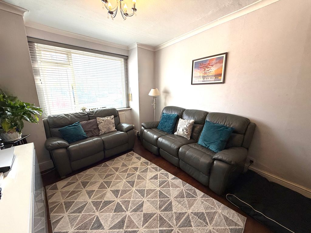 Property photo 3 of 12 Image