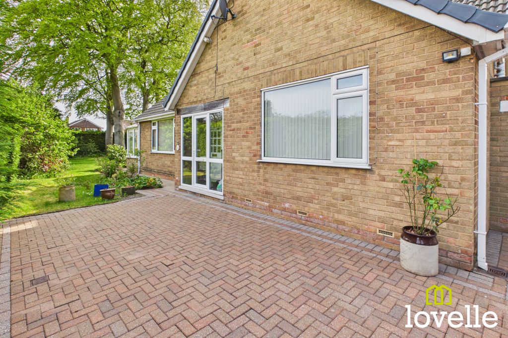 Property photo 1 of 28