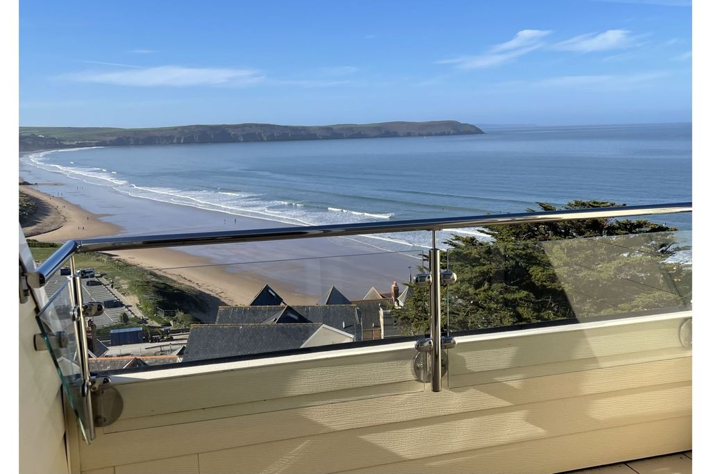 Property photo 1 of 16 Balcony