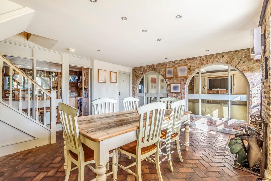 Property photo 3 of 17 533079 (3) (Large).Jpg