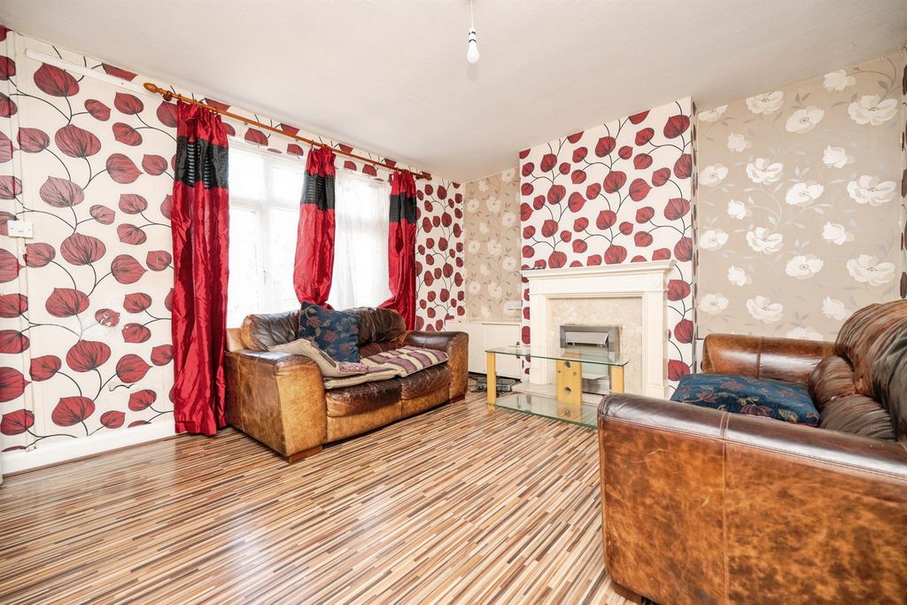 Property photo 2 of 14