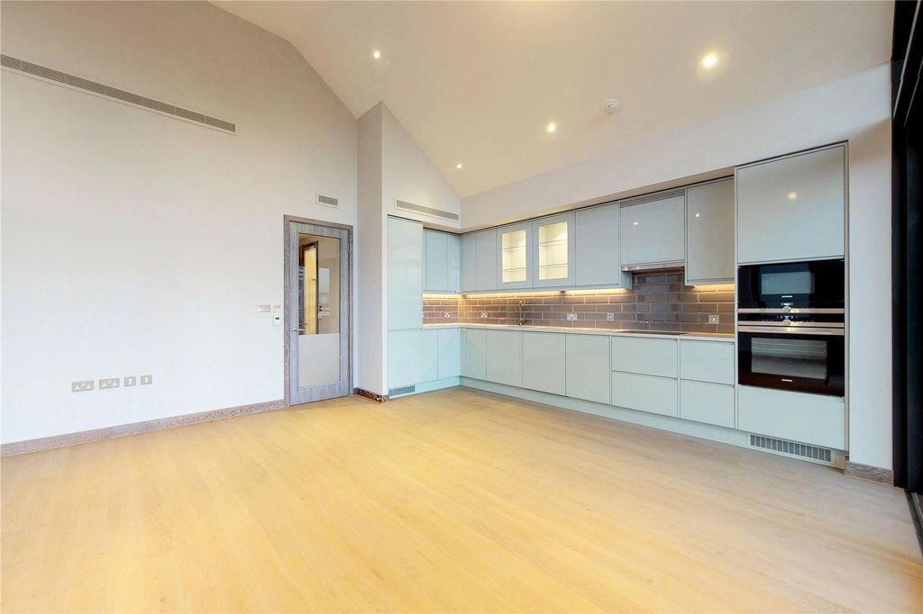 Property photo 3 of 17 Picture No. 04