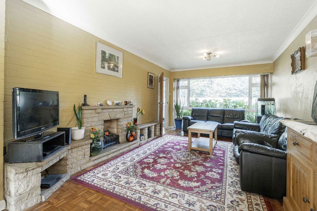 Property photo 2 of 8